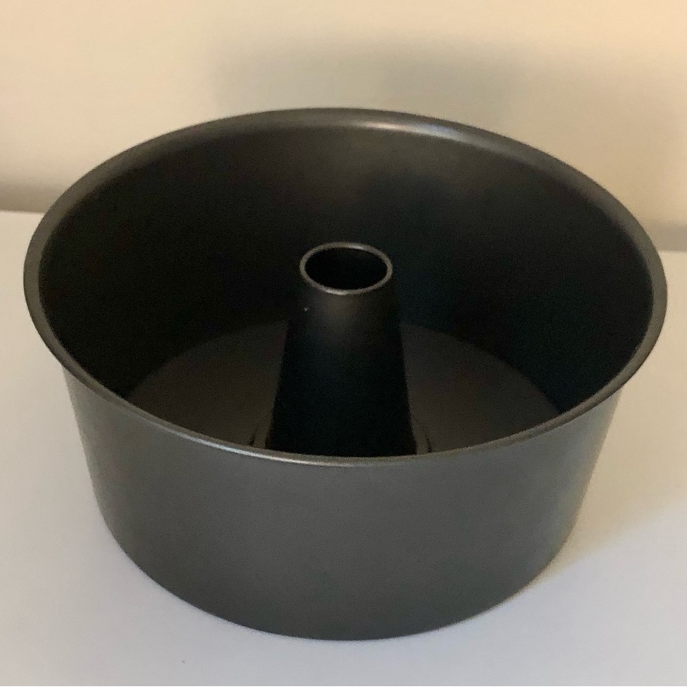 Non stick cake pan